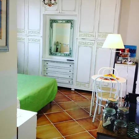Ananas 2* Bari